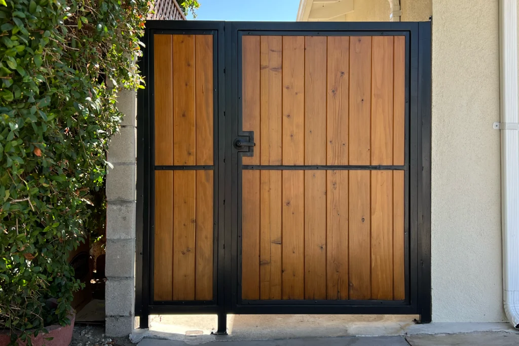 pedestrian-gate-vertical-wood-design